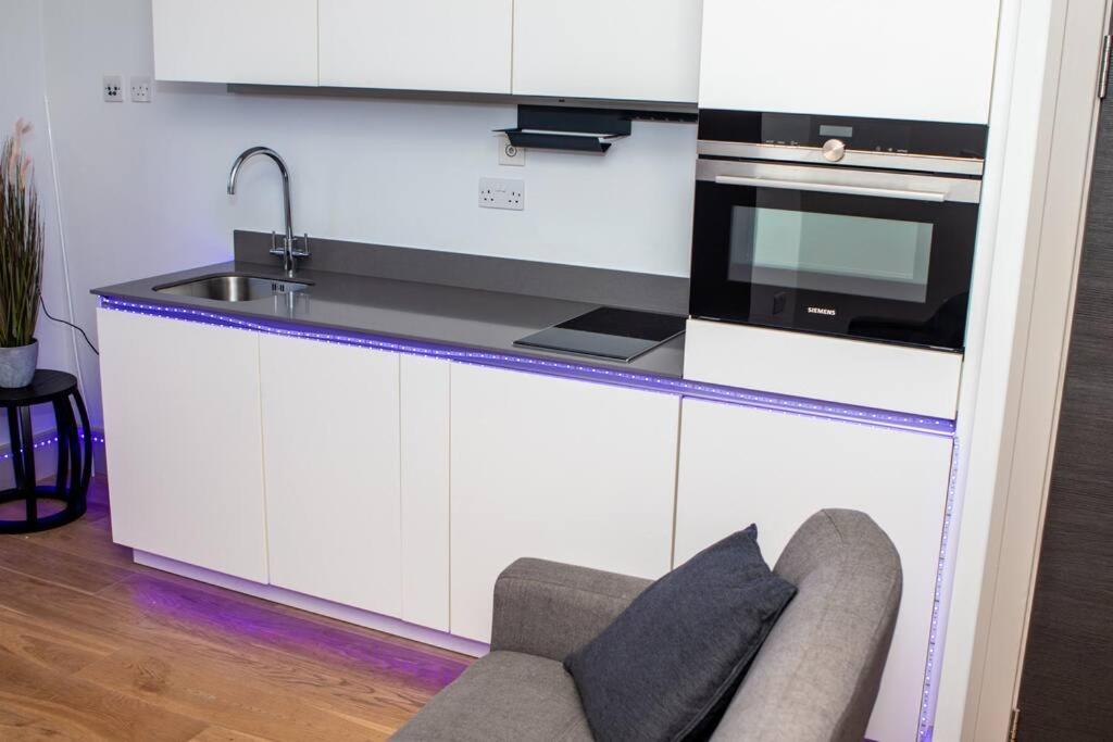 Stunning 1-Bedroom Flat In London! Eksteriør billede
